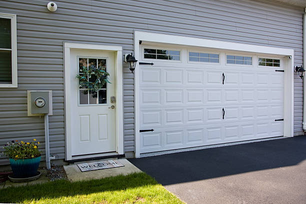 24/7 Emergency Garage Door Panel Replacement experts in Nebo, NC